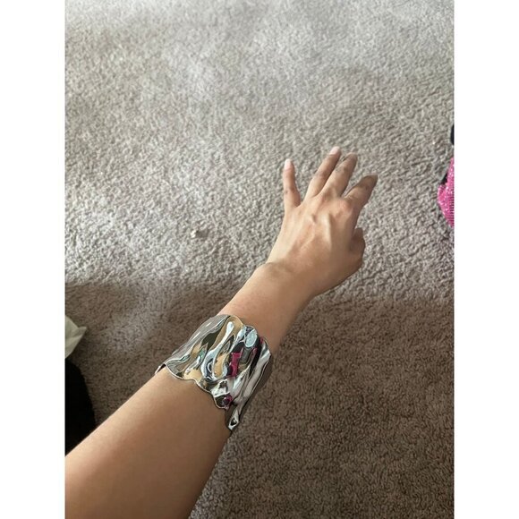 Large wide silver cuff bracelet big wavy bangle chunky bold statement bracelet - Picture 6 of 7